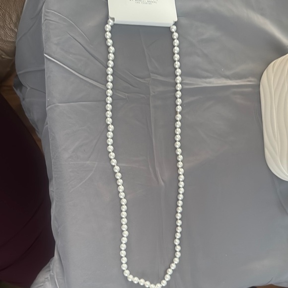 Shelli Segal White Pearl Necklace - Picture 2 of 4
